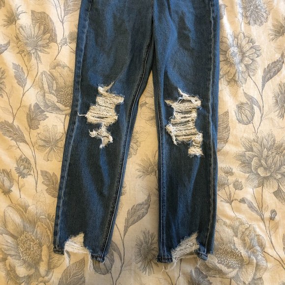 Womens Size 4 American Eagle Mom jeans - Picture 3 of 9